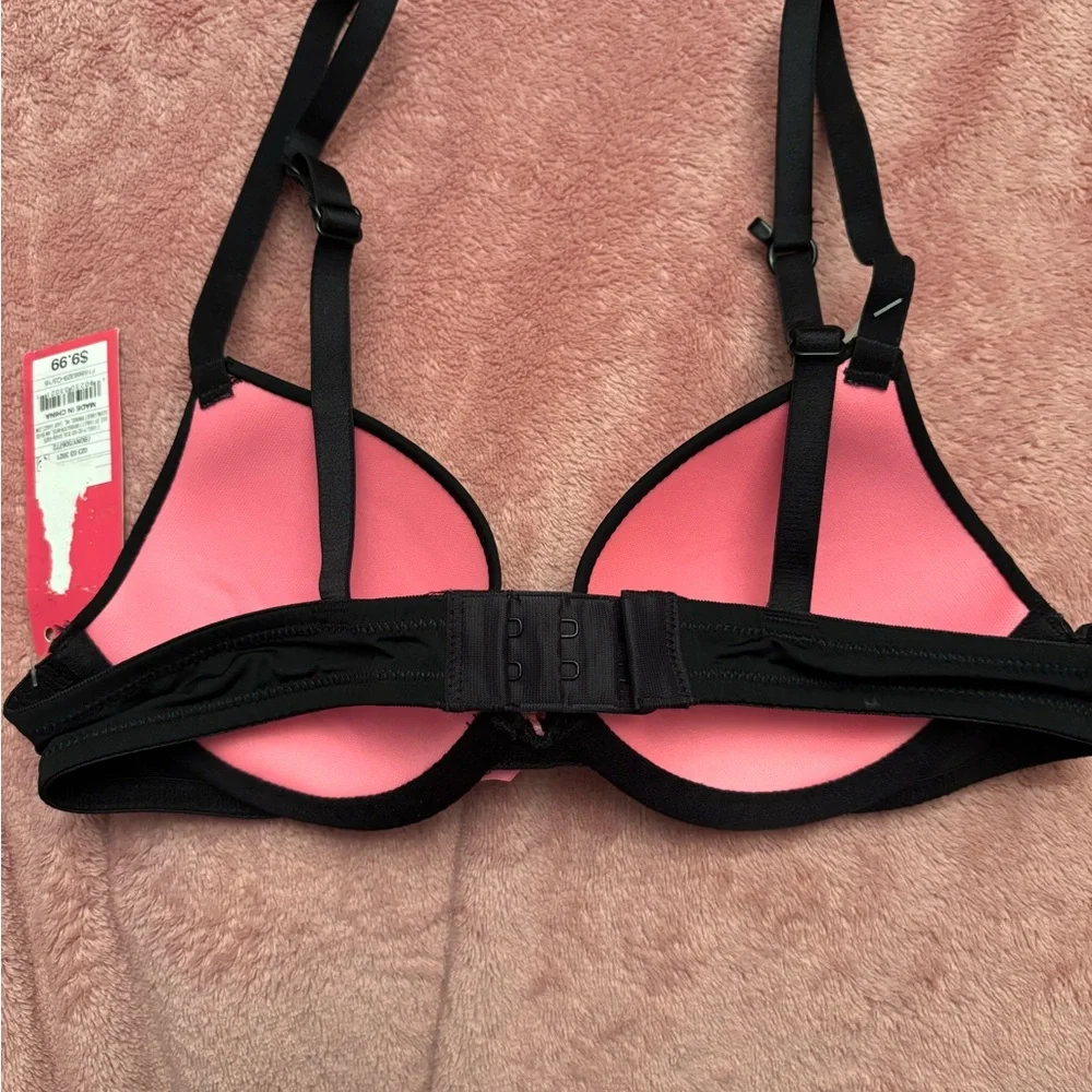 Xhilaration Black Lightly Lined T-Shirt Bra with Pink Bow